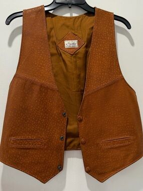 Charlies Brown Textured Patch Vest Accent